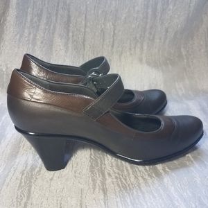 - Clarks Bendables 9.5 Heels